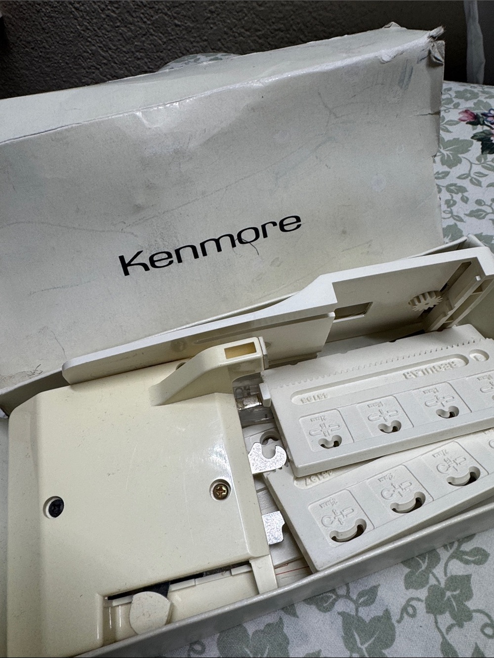 VTG Kenmore Automatic Buttonholer Sewing Machine Attachment Set Boxed